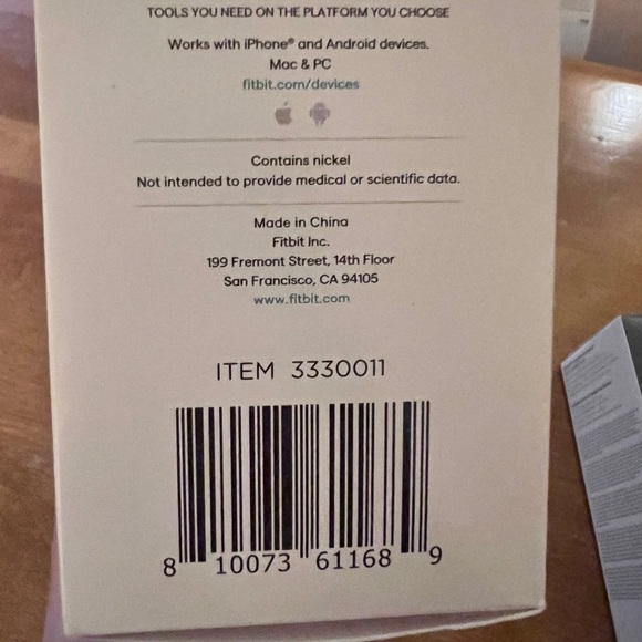 Fitbit Versa 4 Smartwatch - Picture 5 of 7